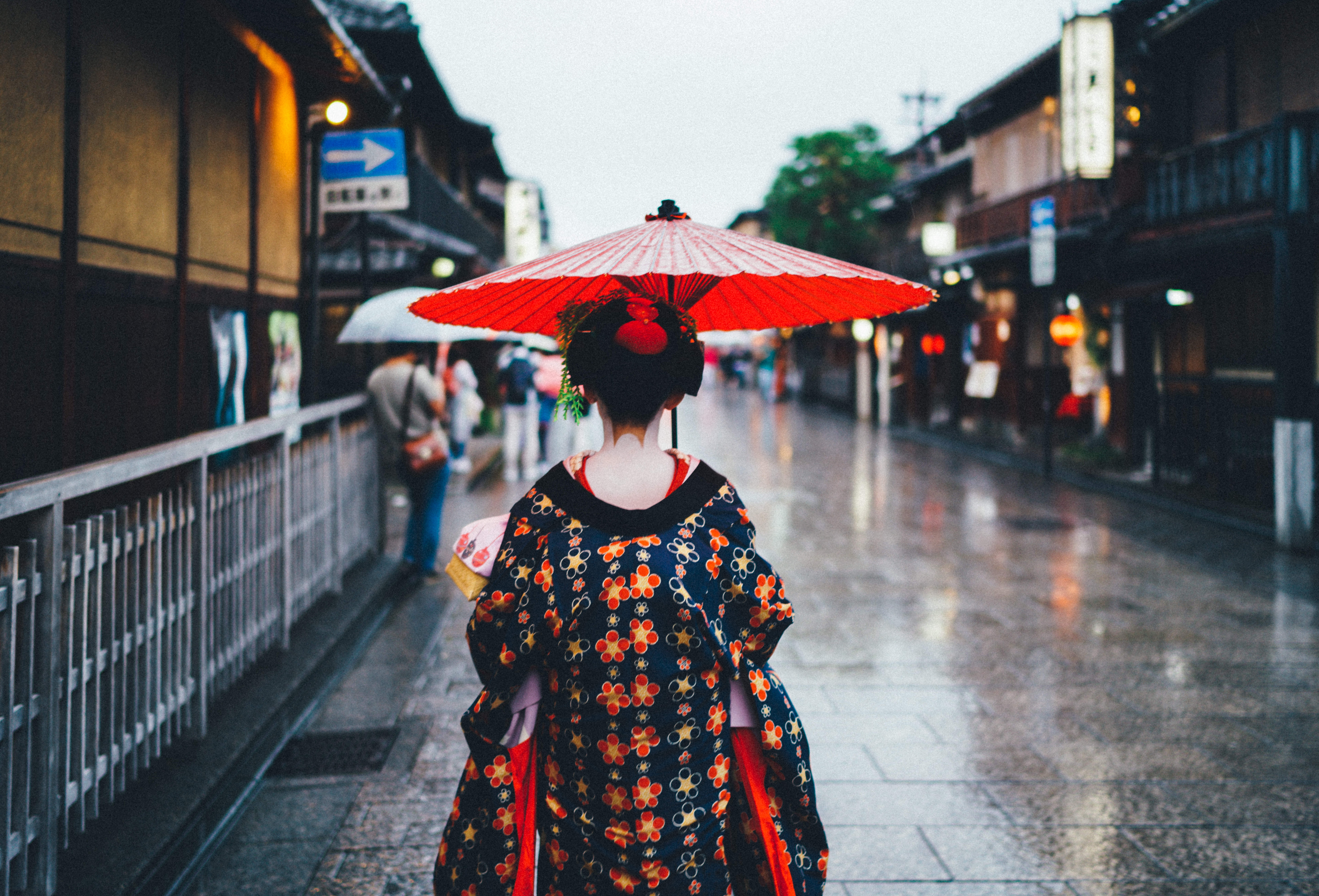 sushi kimono wearing in gion